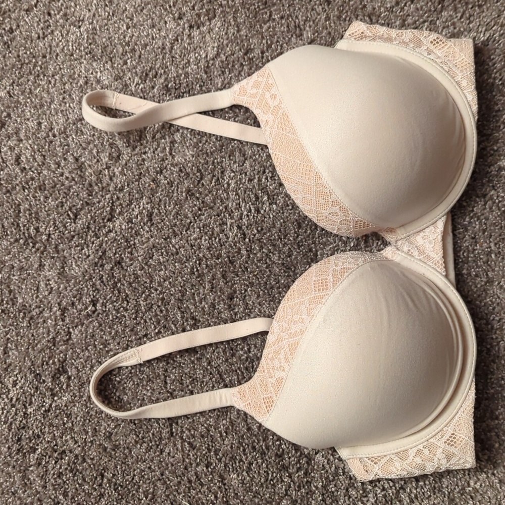 Victoria's Secret 34D Cream Bra
